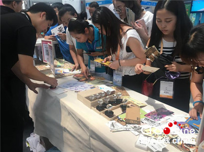 打造西安城市文化名片 “西安礼物”亮相2017西安旅博会-国际在线